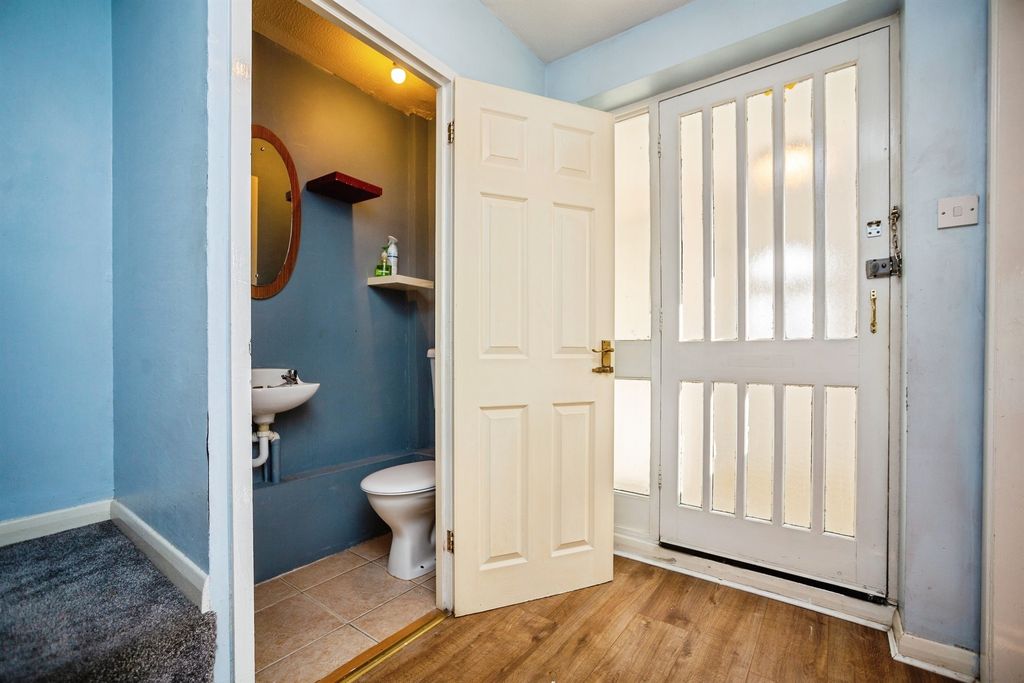 Property photo 2 of 16