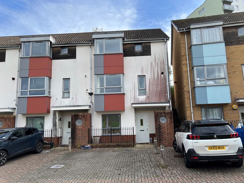 Property photo 1 of 13 Photo 11