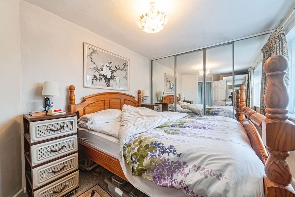 Property photo 3 of 37 Pbox-Img.Jpg