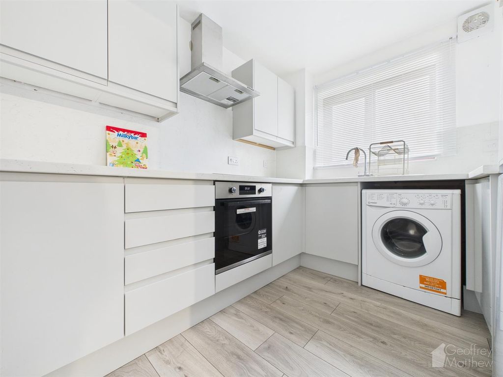 Property photo 1 of 11 Cam02365G0-Pr0390-Still009.Jpg