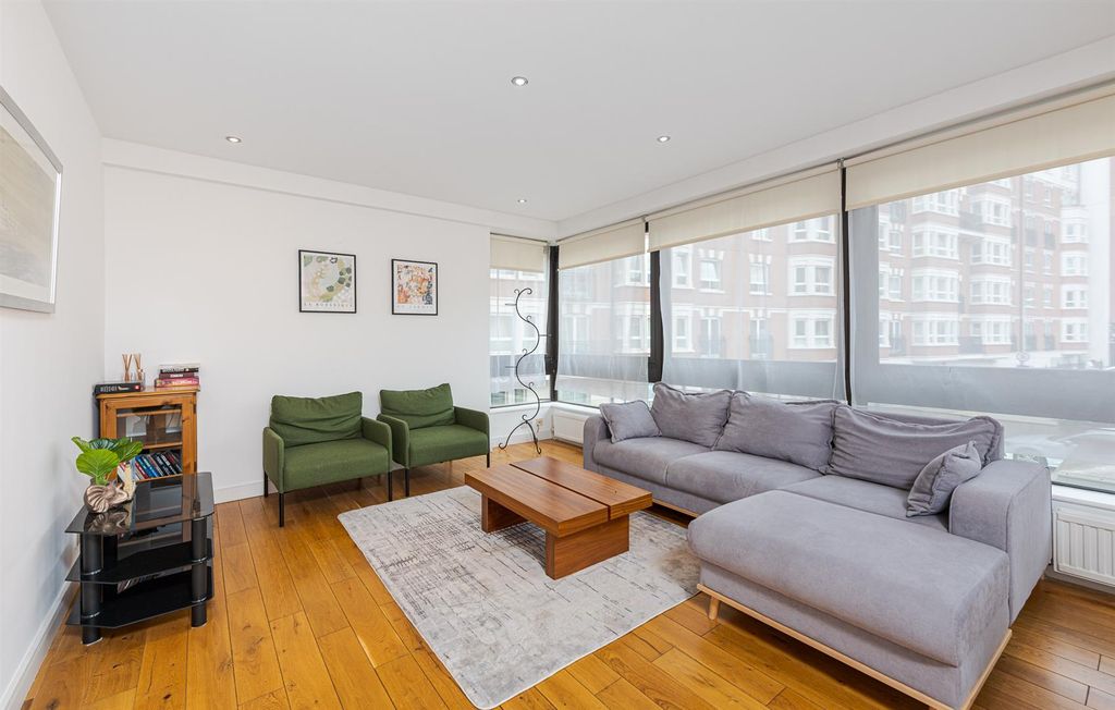 Property photo 3 of 10 William Cobbett Hse Flat A-6-2. Low Res.Jpg