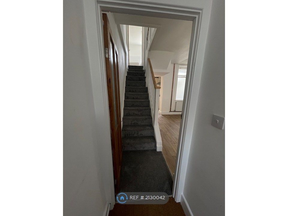 Property photo 1 of 28