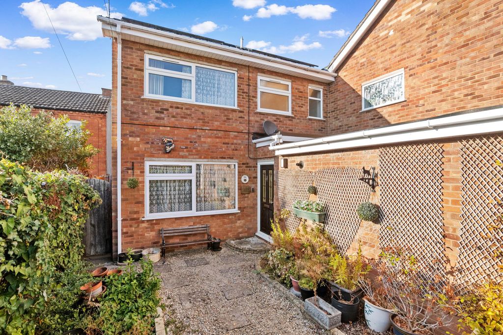 Property photo 1 of 12