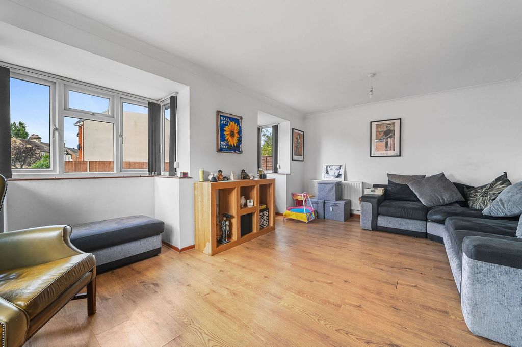 Property photo 2 of 19