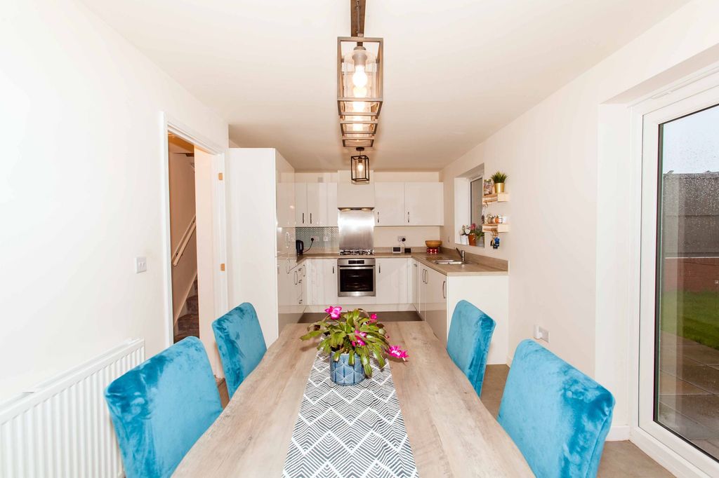 Property photo 2 of 26