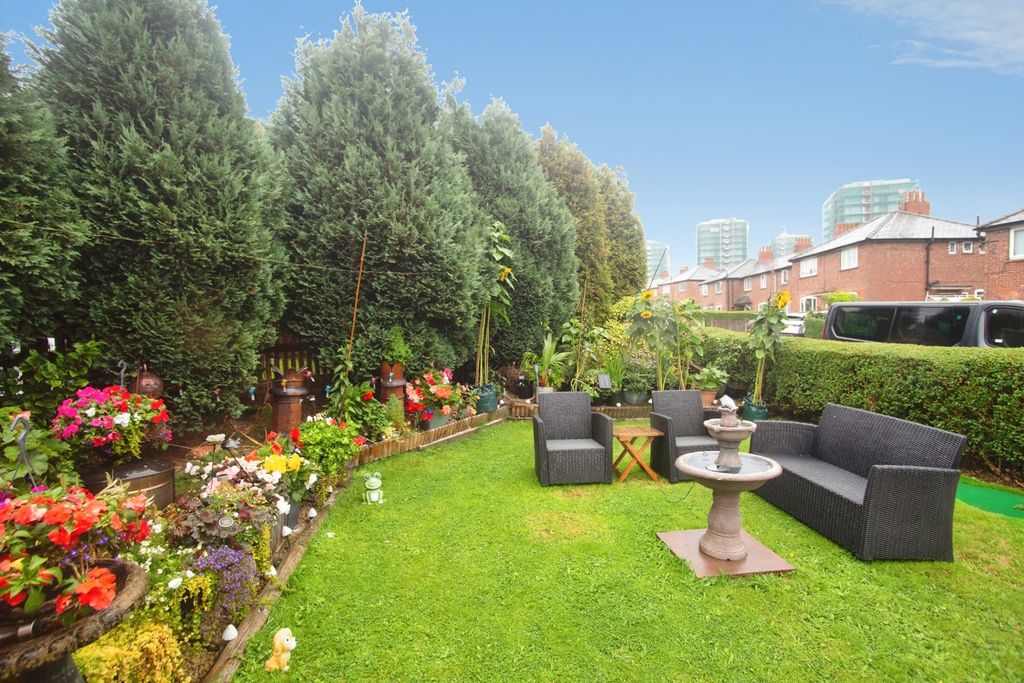 Property photo 1 of 16 Pbox-Img.Jpg