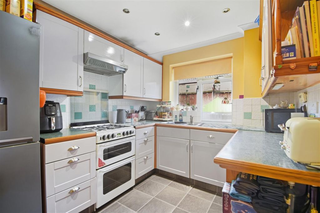 Property photo 3 of 22 66 Woodrow (10).Jpg