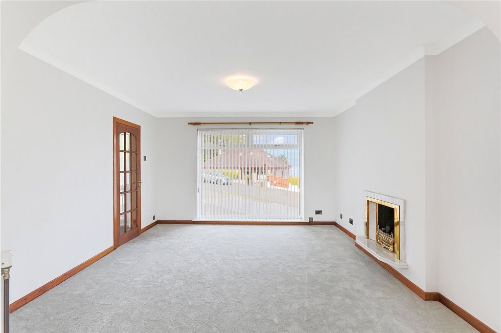 Property photo 2 of 33 Picture No. 03