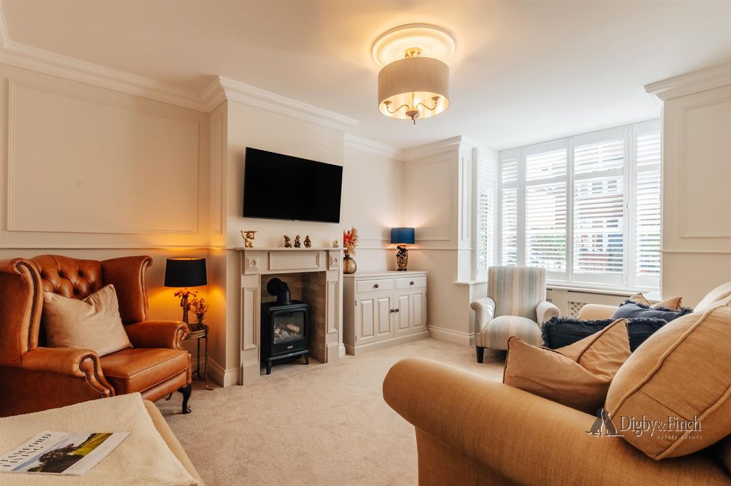 Property photo 2 of 32