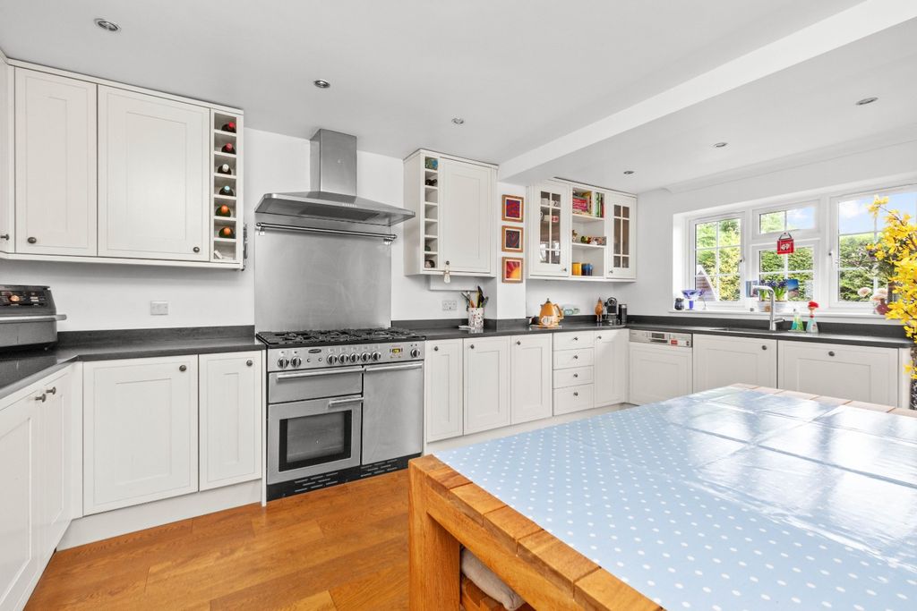 Property photo 3 of 21 3874376