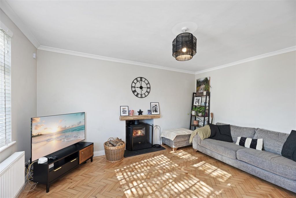 Property photo 3 of 21 Living Room