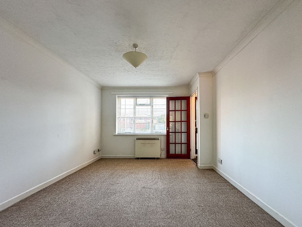 Property photo 3 of 18 4698014