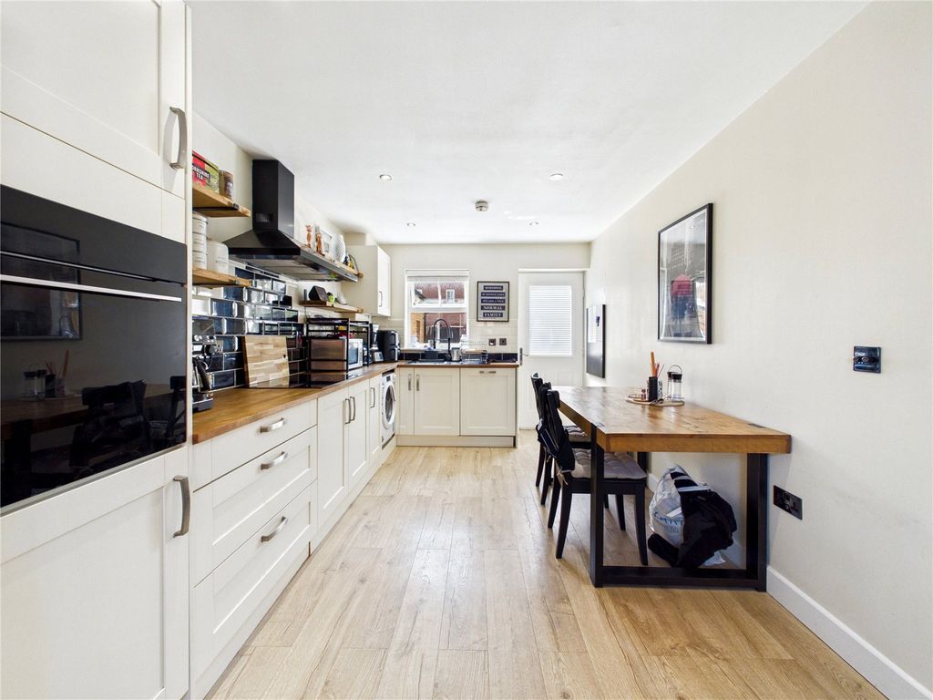 Property photo 3 of 24 Picture No. 07