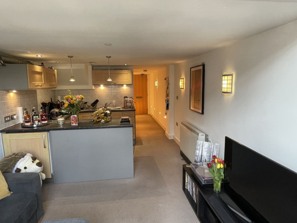 Property photo 2 of 9
