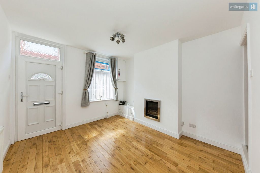 Property photo 3 of 15 Pbox-Img.Jpg