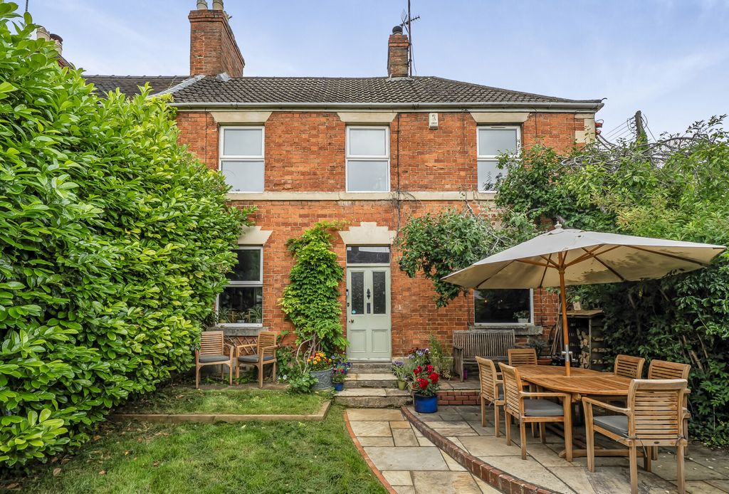 Property photo 1 of 20 1480960-19-6A33Fe...