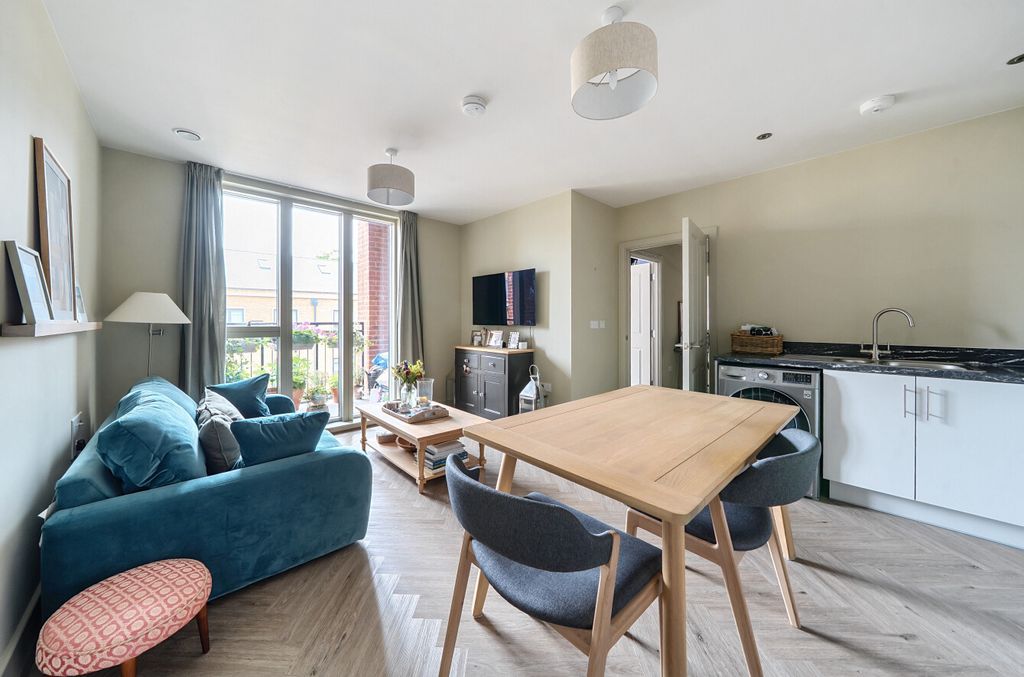 Property photo 2 of 10 1335974-5-689493c...