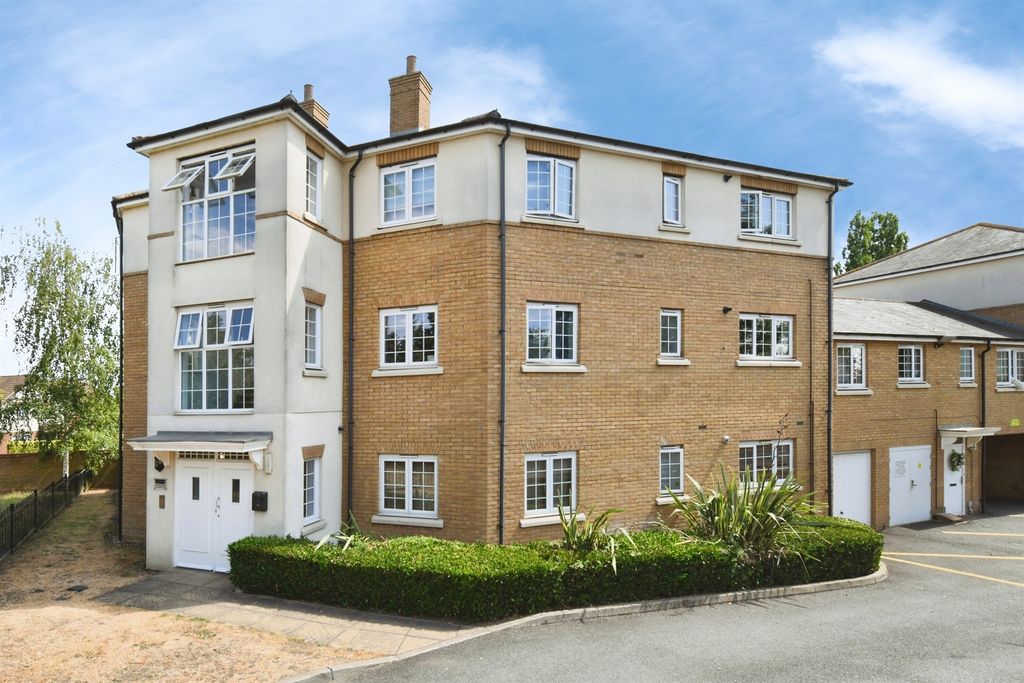 Property photo 1 of 13