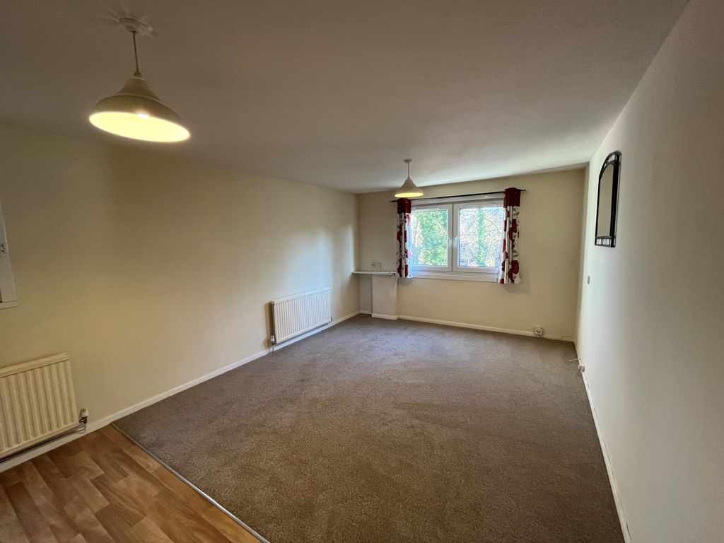 Property photo 2 of 8 Plantagent Square