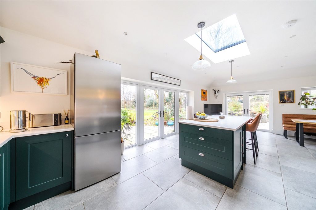 Property photo 3 of 22 Picture No. 11