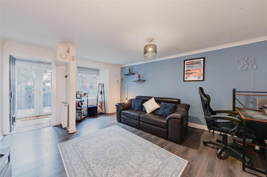 Property photo 3 of 14 2A Patons Lane Dundee-5.Jpg