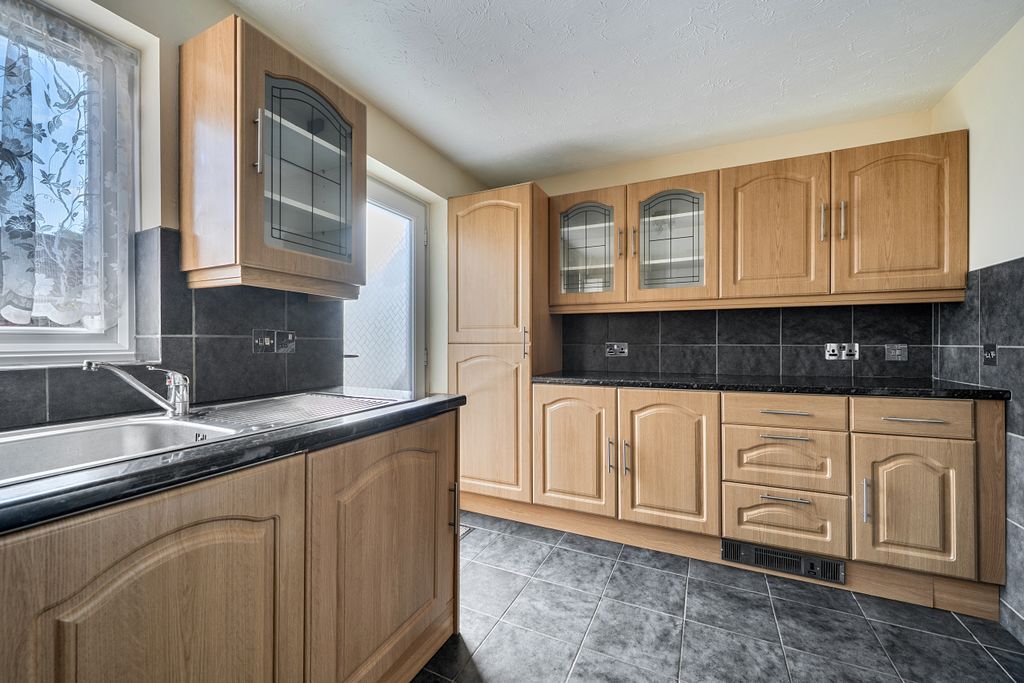 Property photo 2 of 15 1457450-2-69Fd9E4E68F03