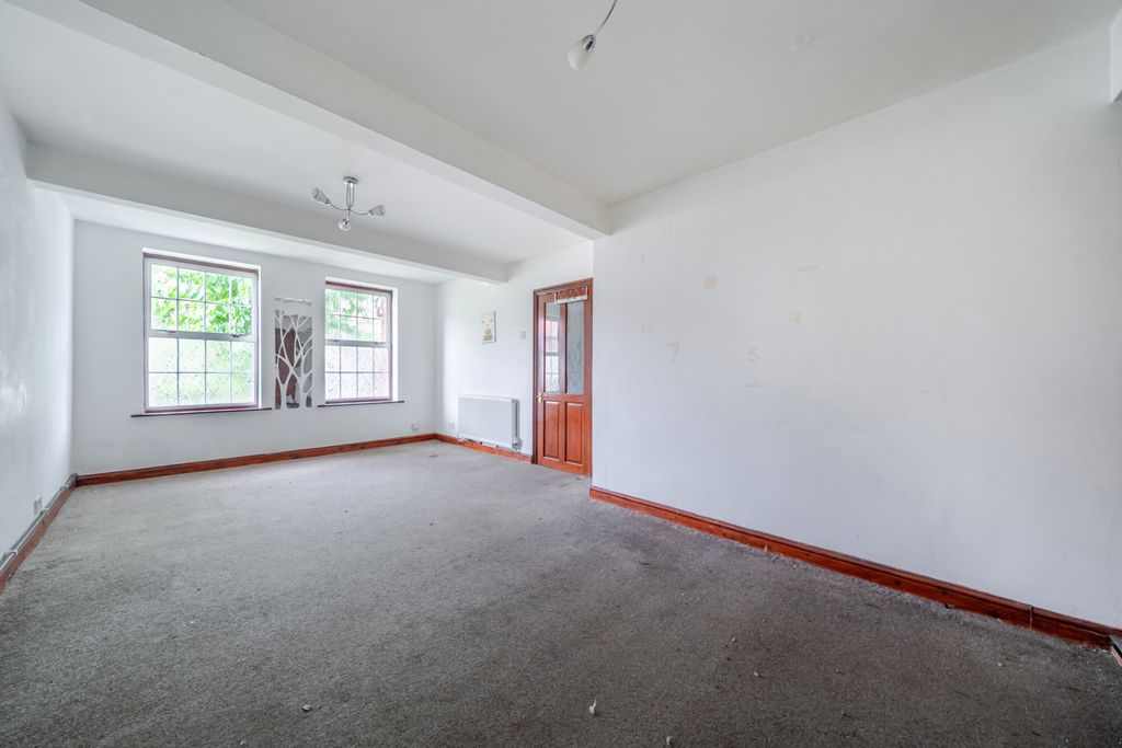 Property photo 2 of 16 1480217-15-6A3162...