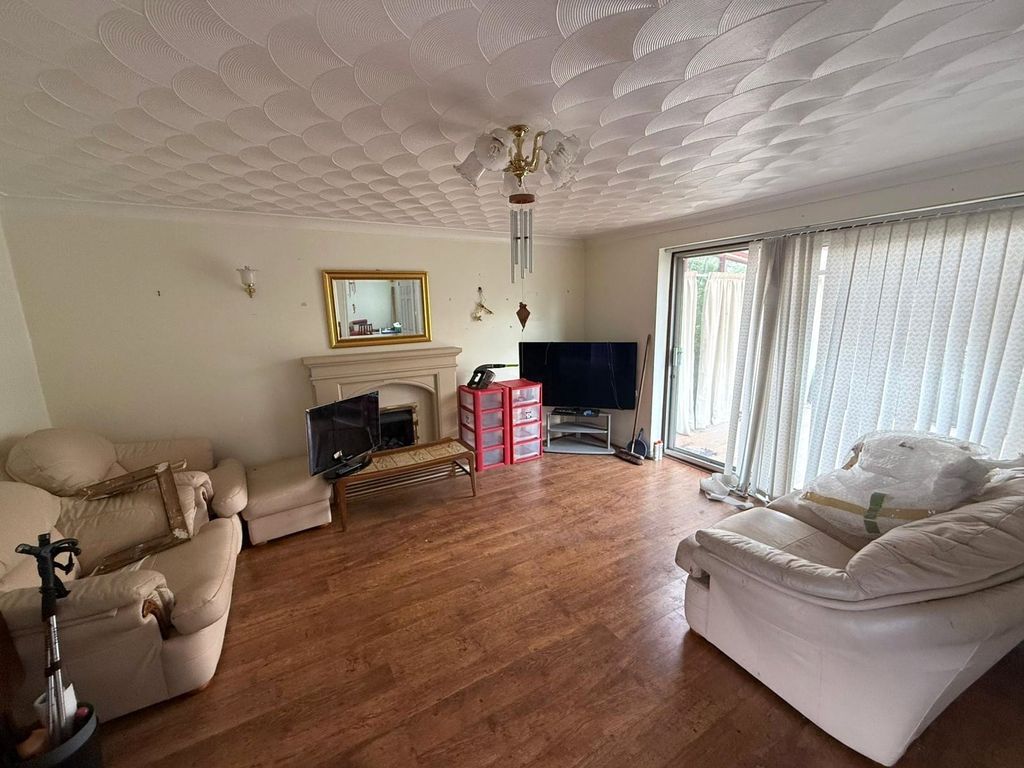 Property photo 2 of 15 Picture No. 05