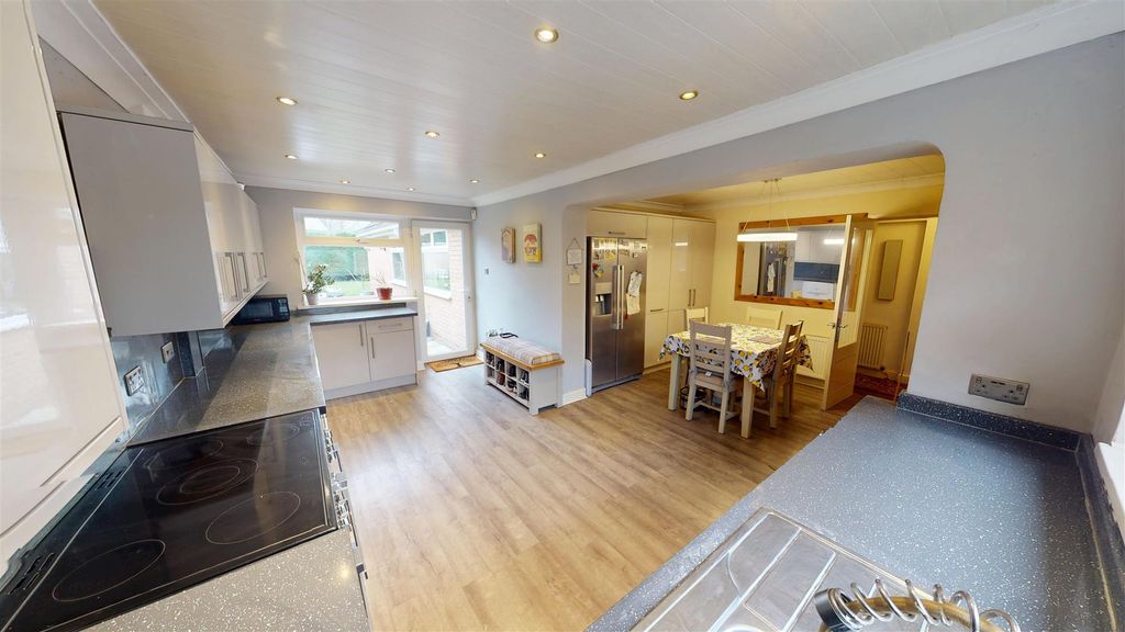 Property photo 3 of 48 Ash Grove, Kitchen/Diner