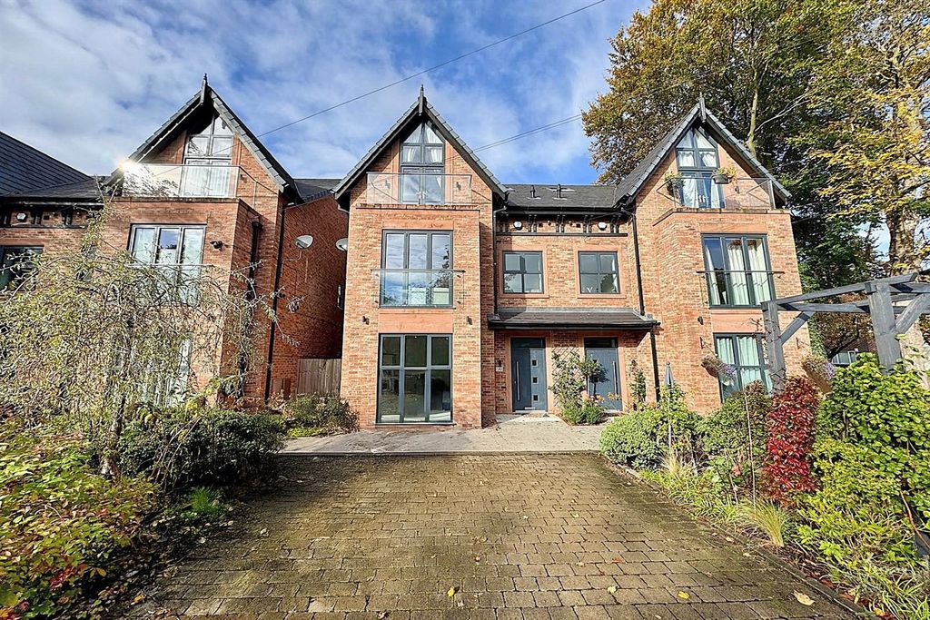 Property photo 1 of 30 (Main)