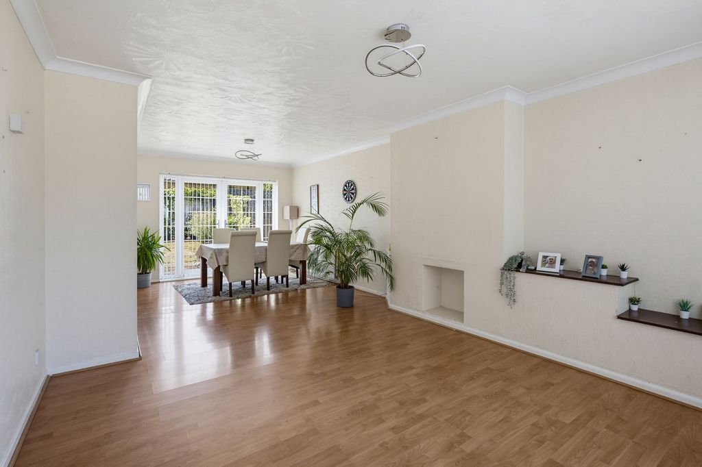 Property photo 3 of 49