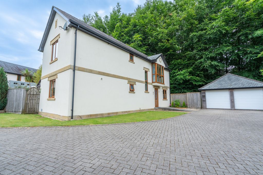 Property photo 2 of 14