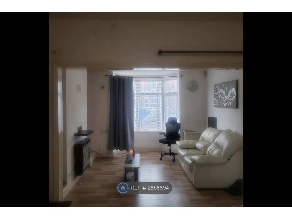 Property photo 3 of 18
