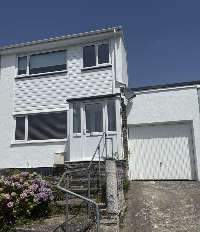 Property photo 1 of 9 Front (Exterior)