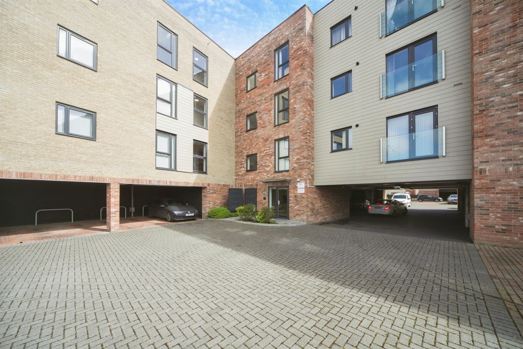 Property photo 2 of 11