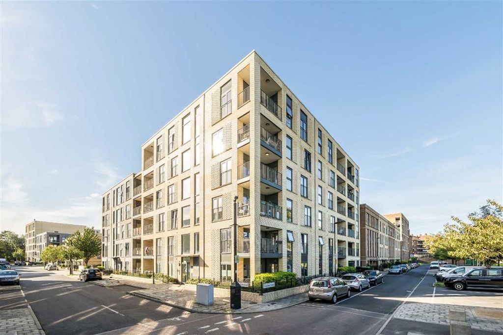 Property photo 1 of 9