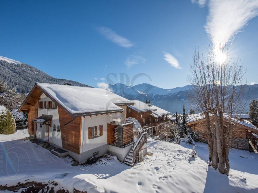 Property photo 1 of 12