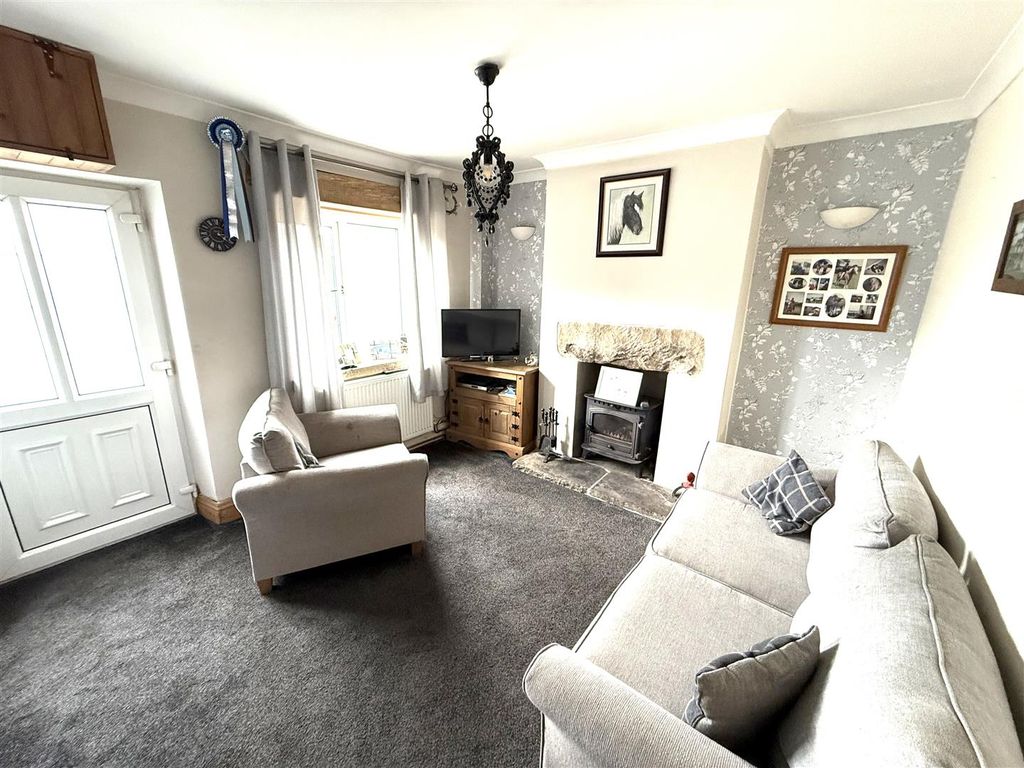 Property photo 3 of 13 Brook Street 204.Jpg