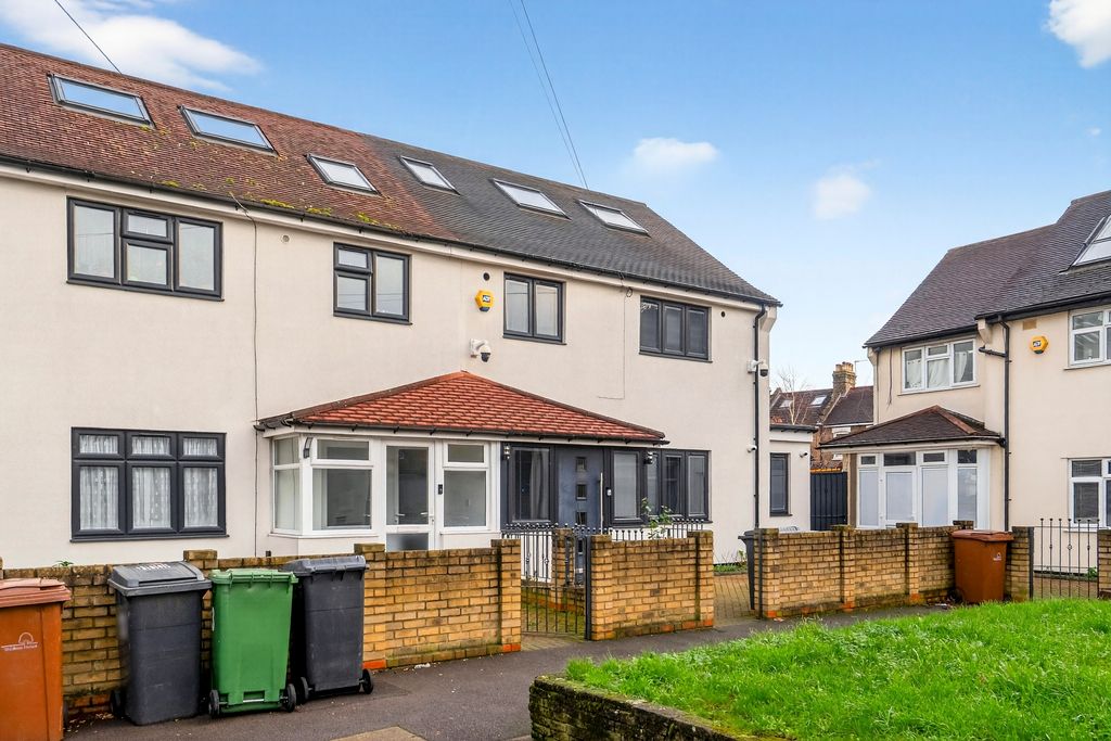 Property photo 2 of 29