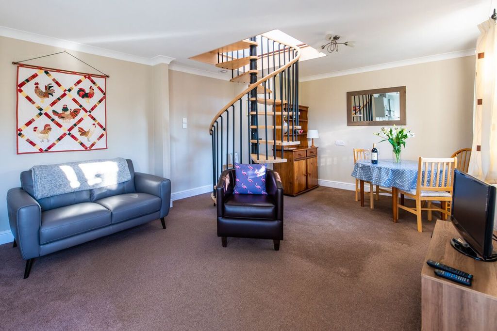 Property photo 3 of 16