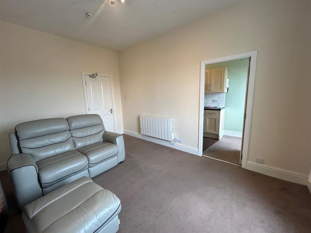 Property photo 3 of 8 8.Jpg