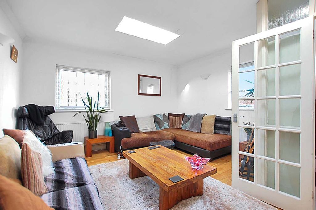 Property photo 2 of 16