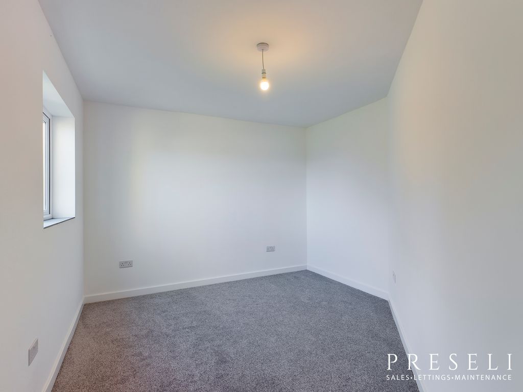 Property photo 3 of 15 Photo 6