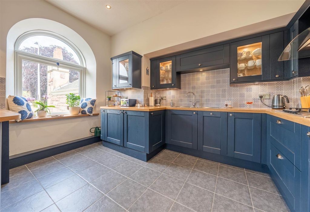 Additional image 12 of 4 bed flat for saleGlasgow Road, Perth PH2