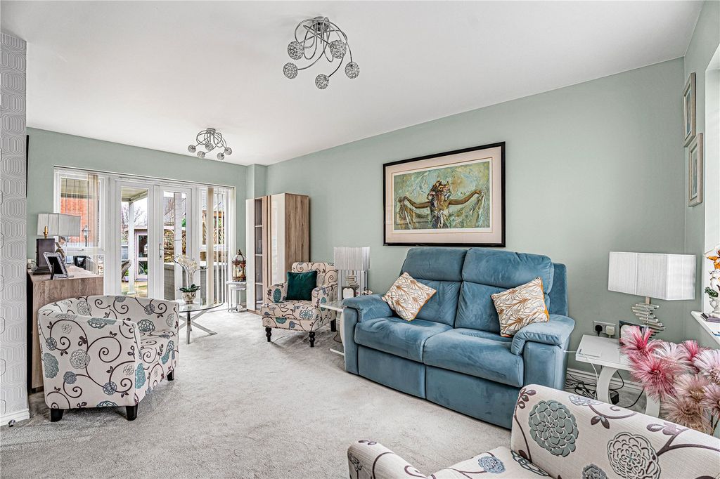 Property photo 3 of 32 Picture No. 14