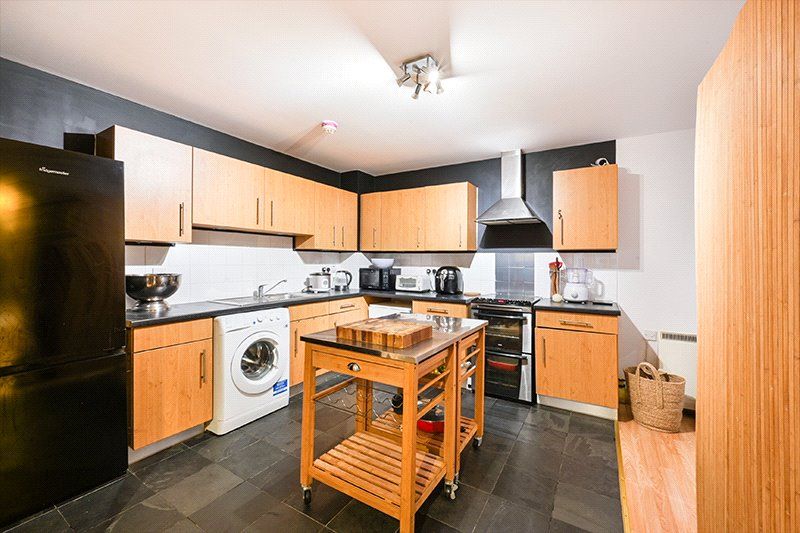 Property photo 2 of 10 31 Millharbour