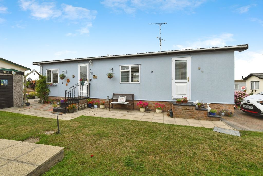 Property photo 1 of 17 Photo