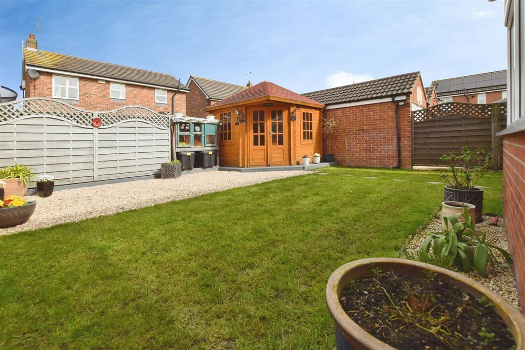 Property photo 3 of 29 B9d5Ae11-Garden 20B.Jpg