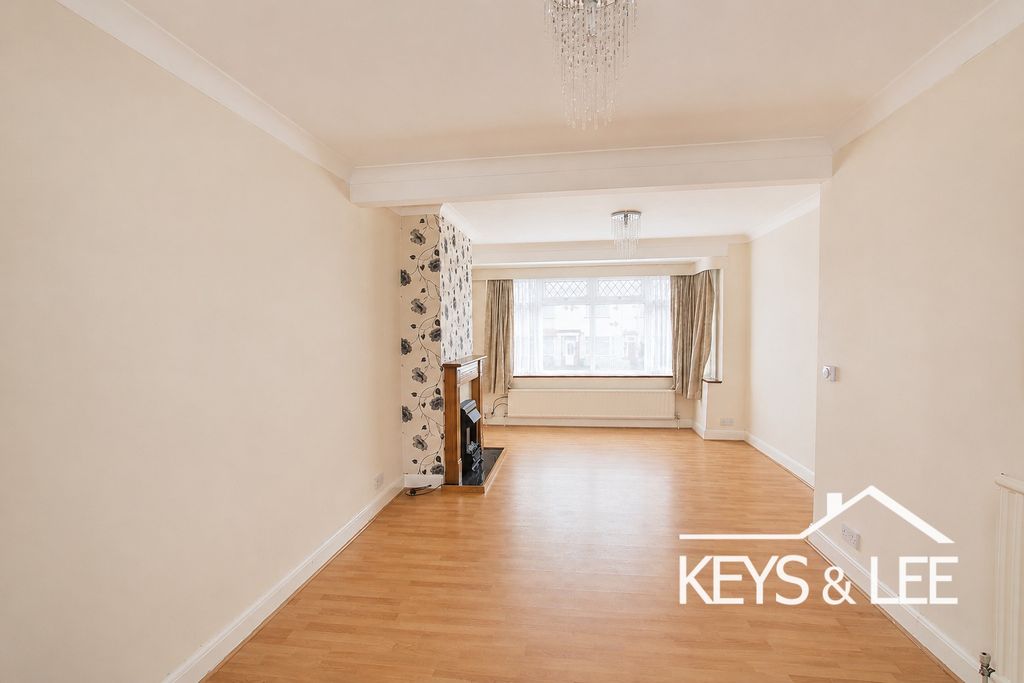 Property photo 3 of 12 5227093