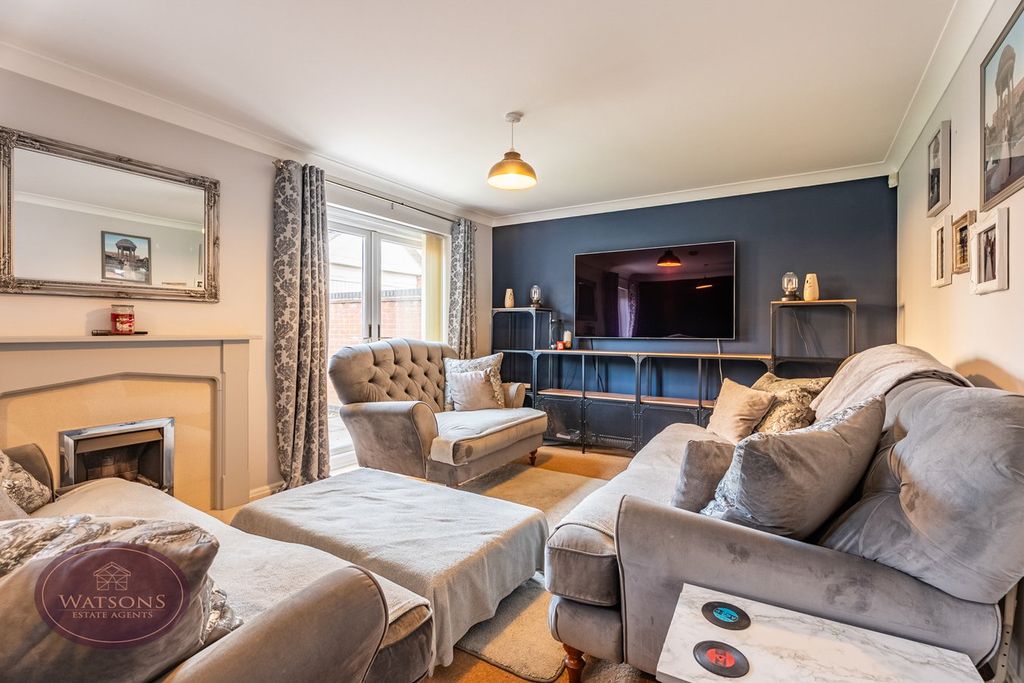 Property photo 2 of 25